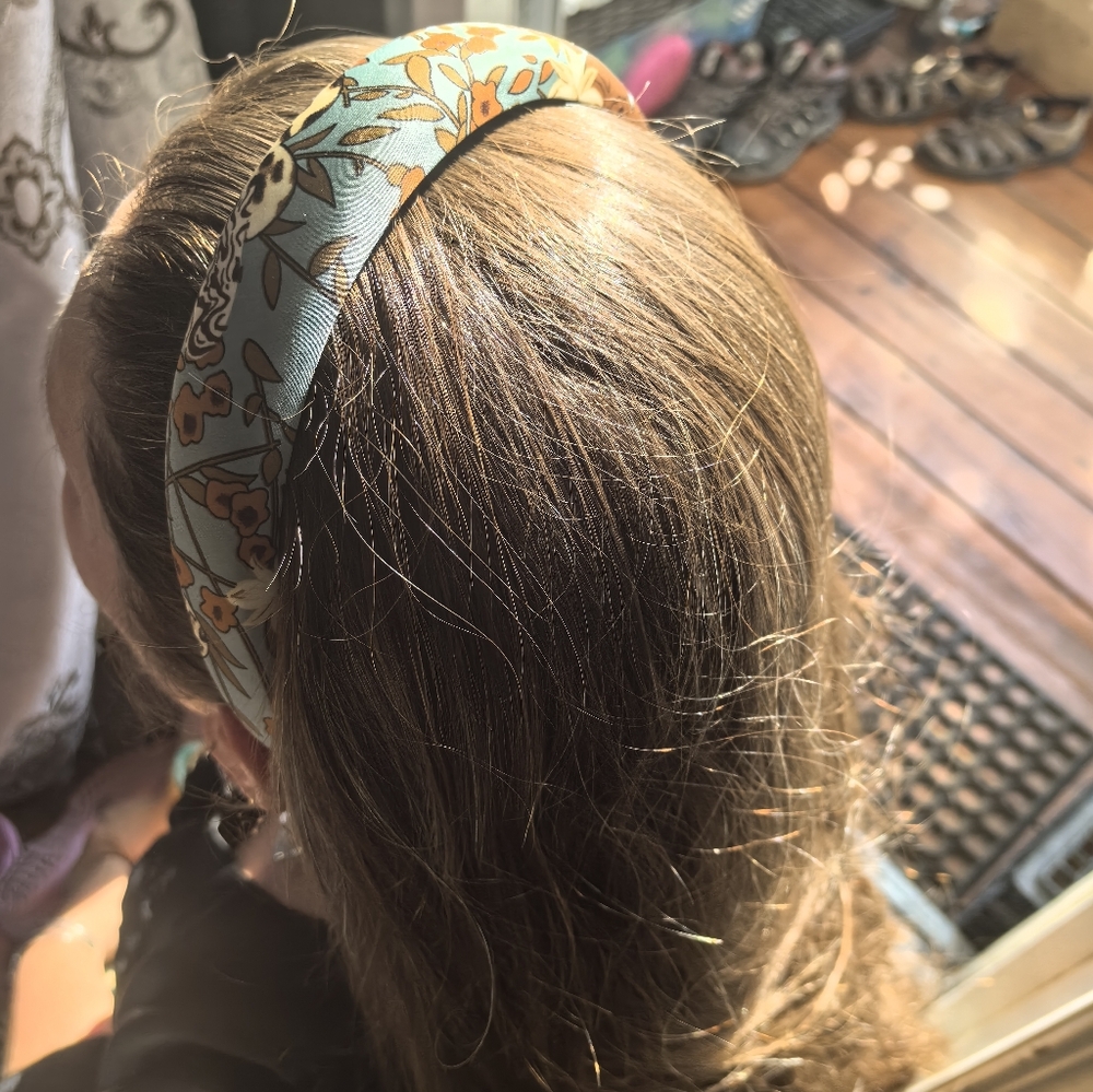 Headband - Picture 2 of 3